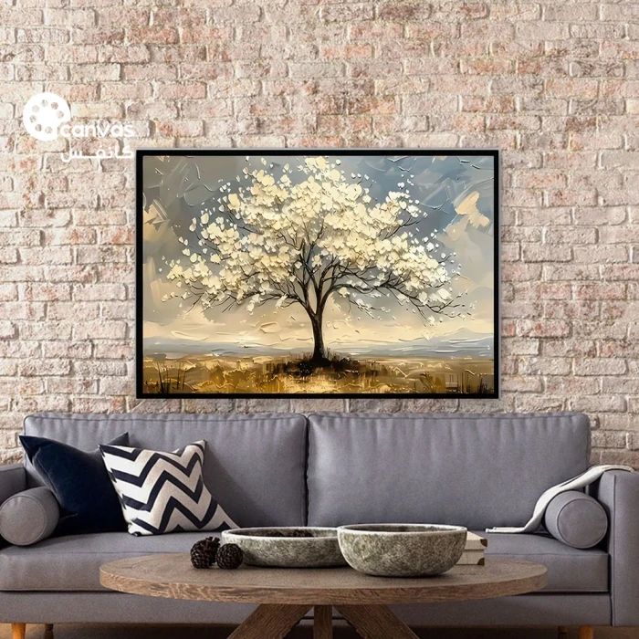 شجرة مزهرة على خلفية طبيعية