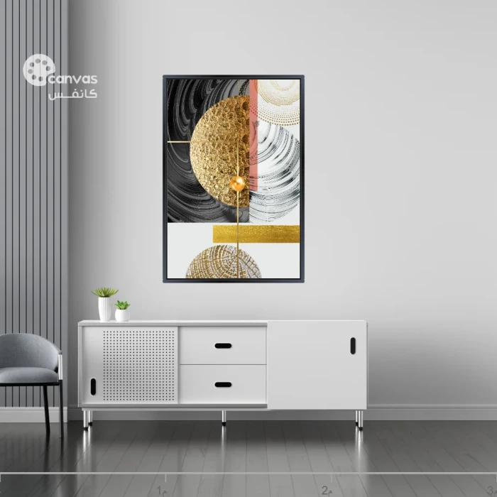 لوحة تجريدية بألوان متباينة وأشكال دائرية