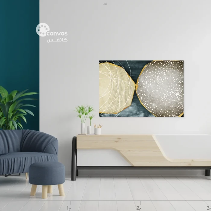 لوحة تجريدية بألوان هادئة وعناصر هندسية