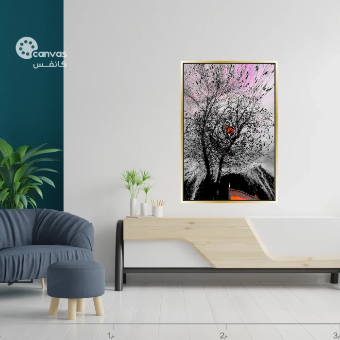 شجرة وحيدة تحت سماء وردية