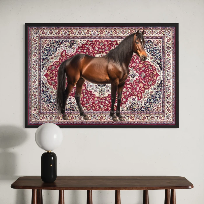 حصان واقف أمام سجادة مزخرفة