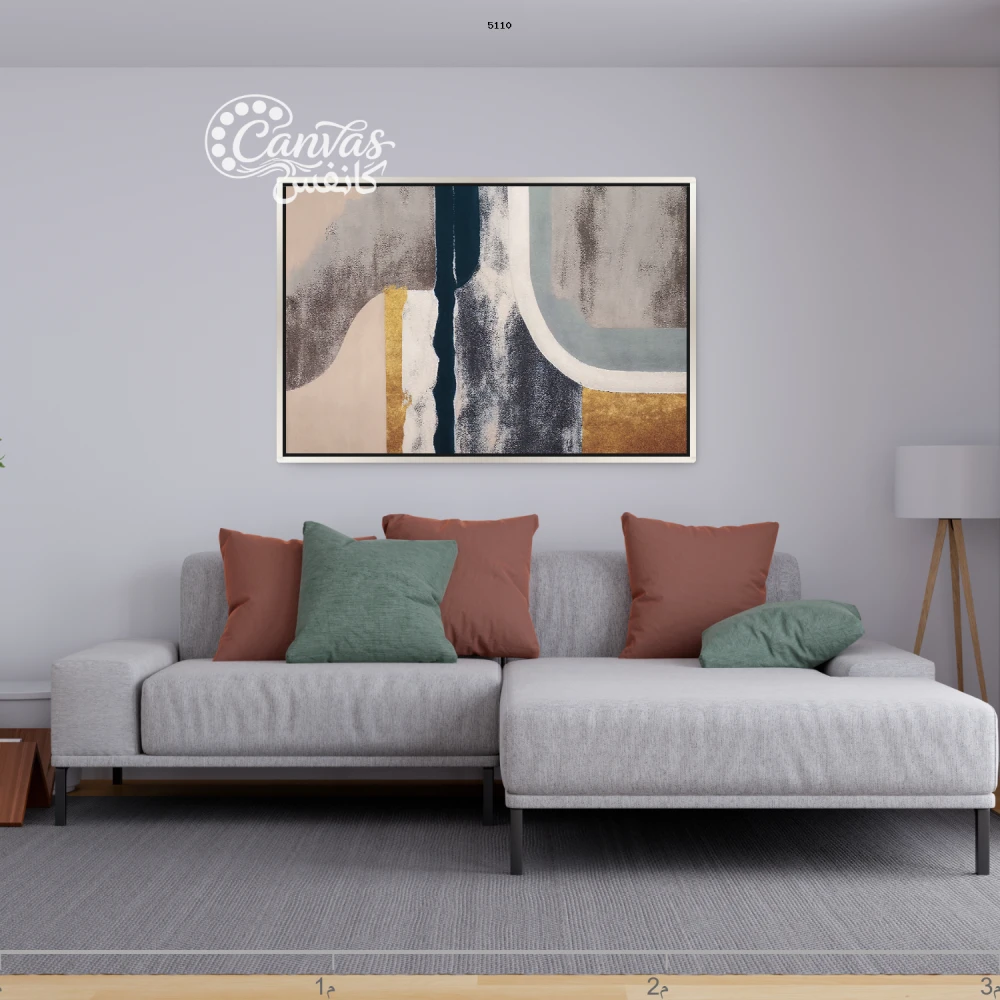 لوحة تجريدية بألوان دافئة وعناصر هندسية